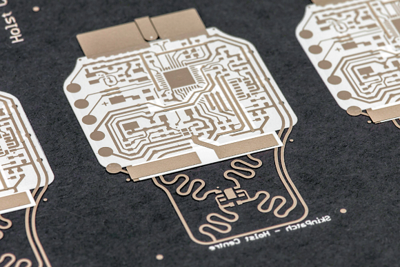 Fig. 1: A printed circuit consisting of multiple layers. This result is achieved by using alternating conductive and insulating inks. This circuit has 4 layers. The focus is now on 6-layer circuits.