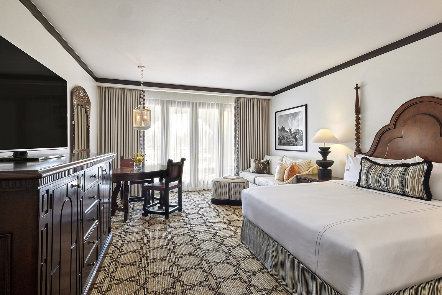 The phased renovation will begin with the resorts 293 guestrooms and 38 suites