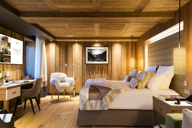 The property located at the heart of the Trois Valles ski area within the Courchevel 1850 resort has an interior designe