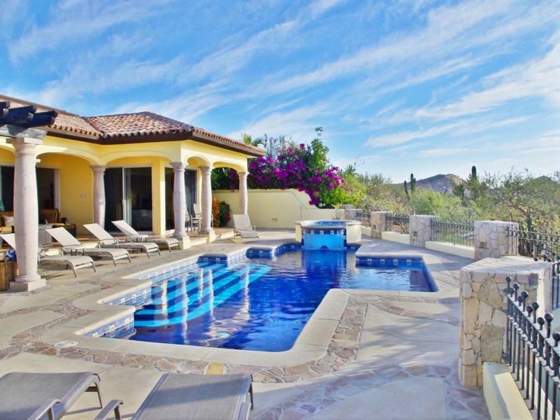 Founded in 1991 Travel Keys represents a luxury collection of over 5000 villas in Caribbean Mexico Hawaii  the United St
