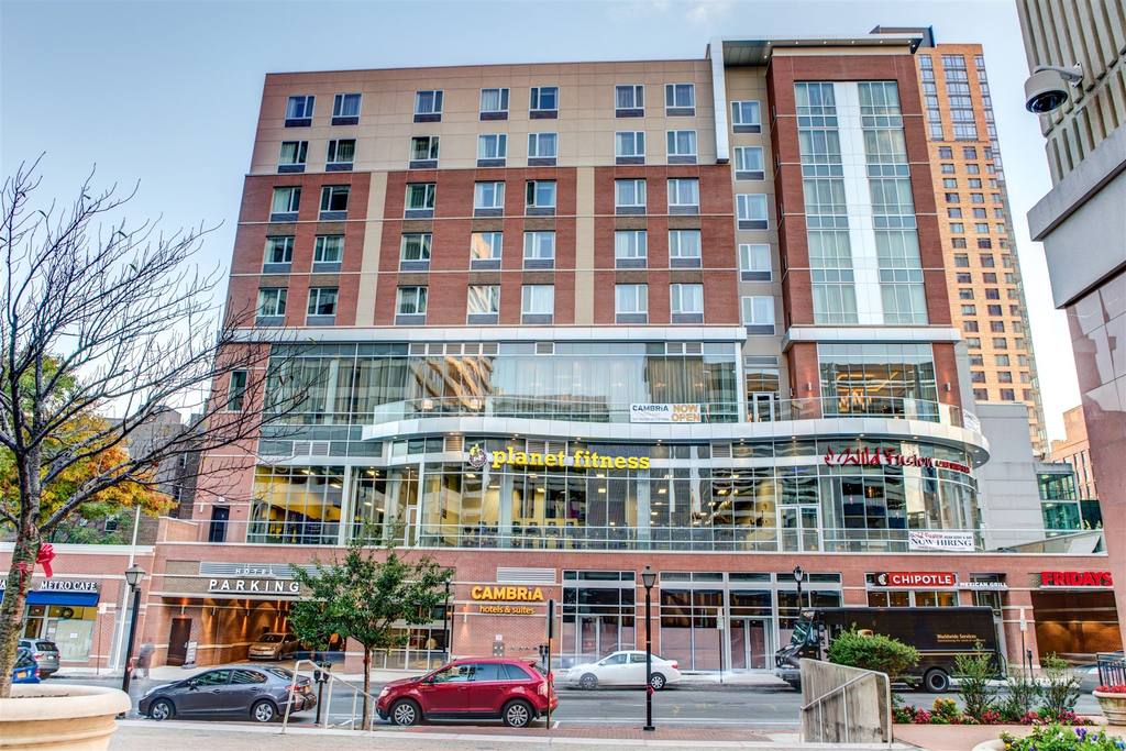 Cambria White Plains installs Kube mobile device charging 
