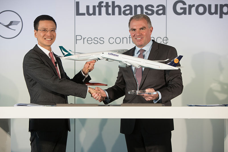 Signing ceremony for the Lufthansa Group and Cathay Pacific codeshare agreement