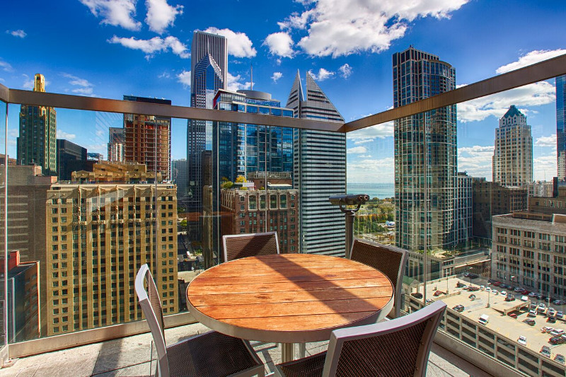 Exclusive Jetset series offered on the roof of theWit Chicago