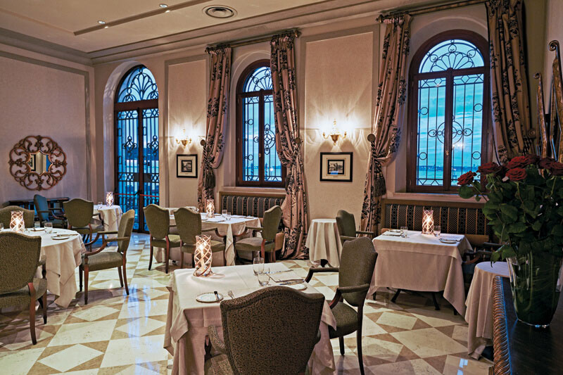 The gourmet restaurant Acquerello at San Clemente Palace Kempinski serves Mediterranean specialties from modern creations to