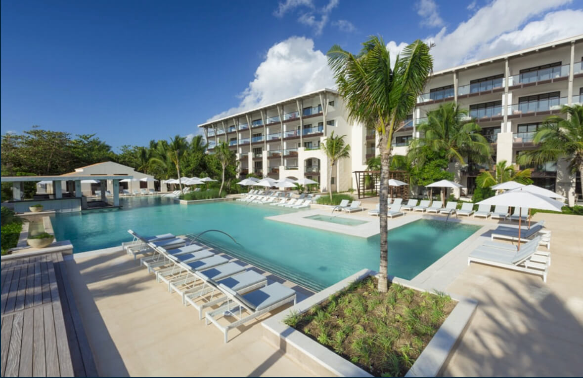 Unico 20 87 Riviera Maya deploys wireless guestroom streaming with BeyondTV
