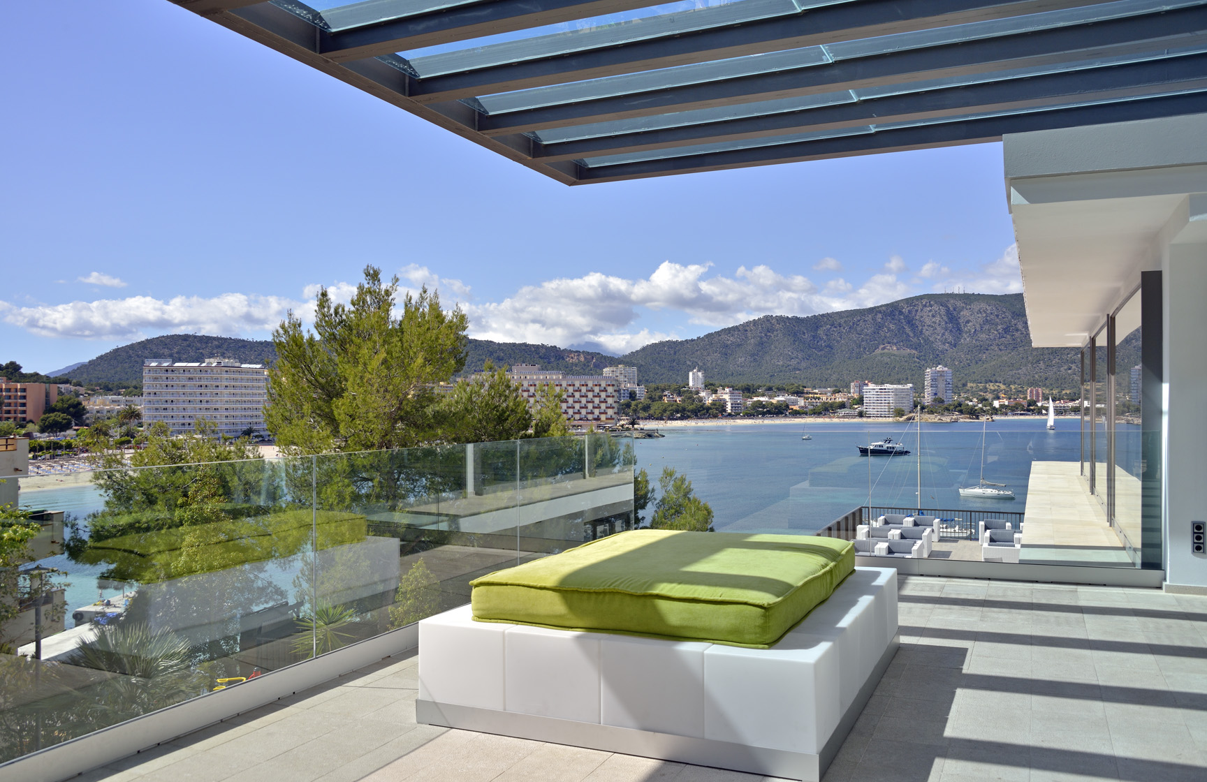 Main entrance of Intertur Hotel Hawaii Mallorca  Suites