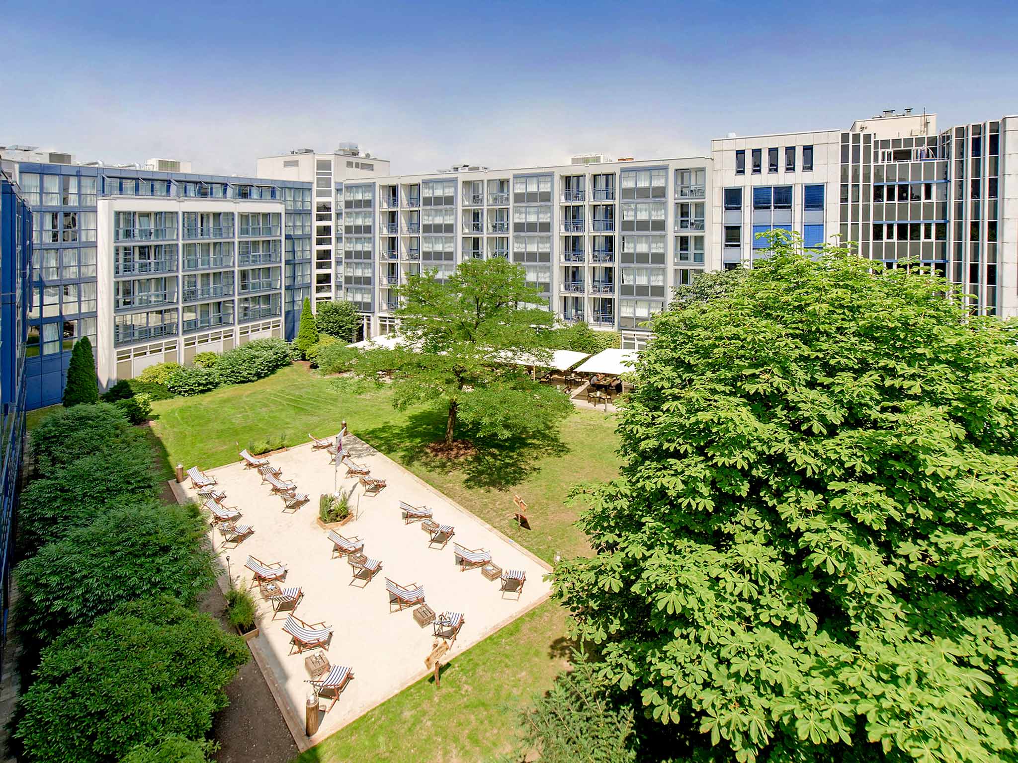 Singapores CDLHT will fully fund its first European purchase with debt funding