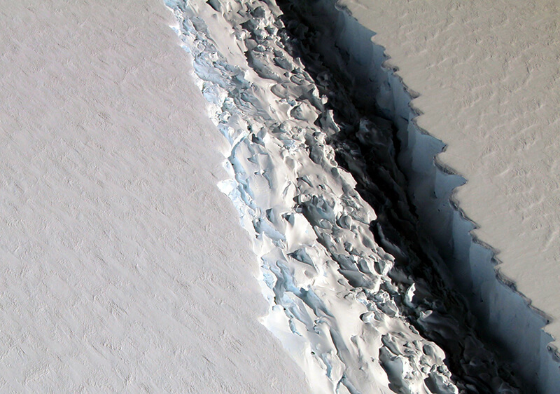 the crack in the Larsen C Ice Shelf in Antarctica 