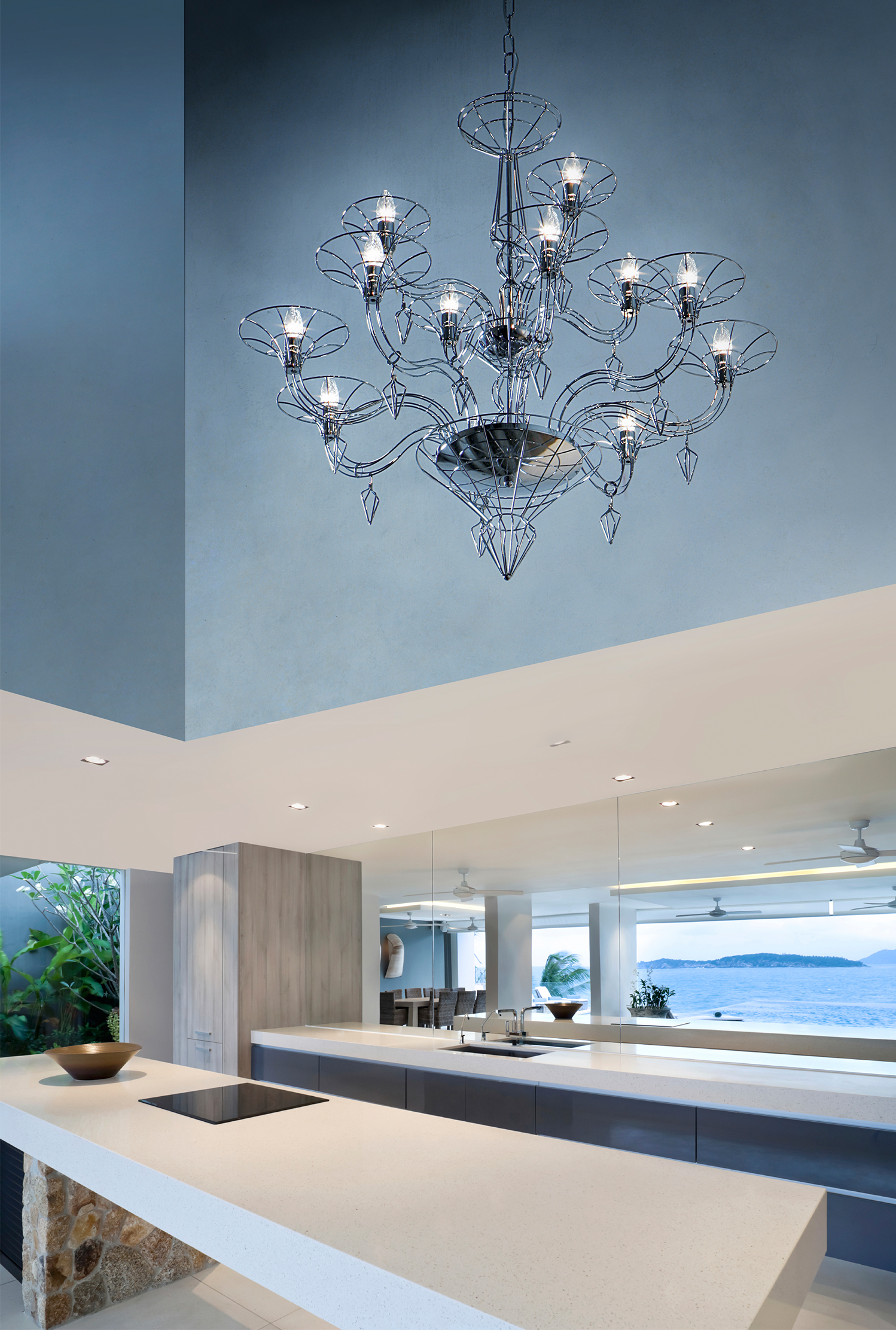 Dedalo is a collection of chandeliers that use the glass-blowing technologies from the Venetian island of Murano 