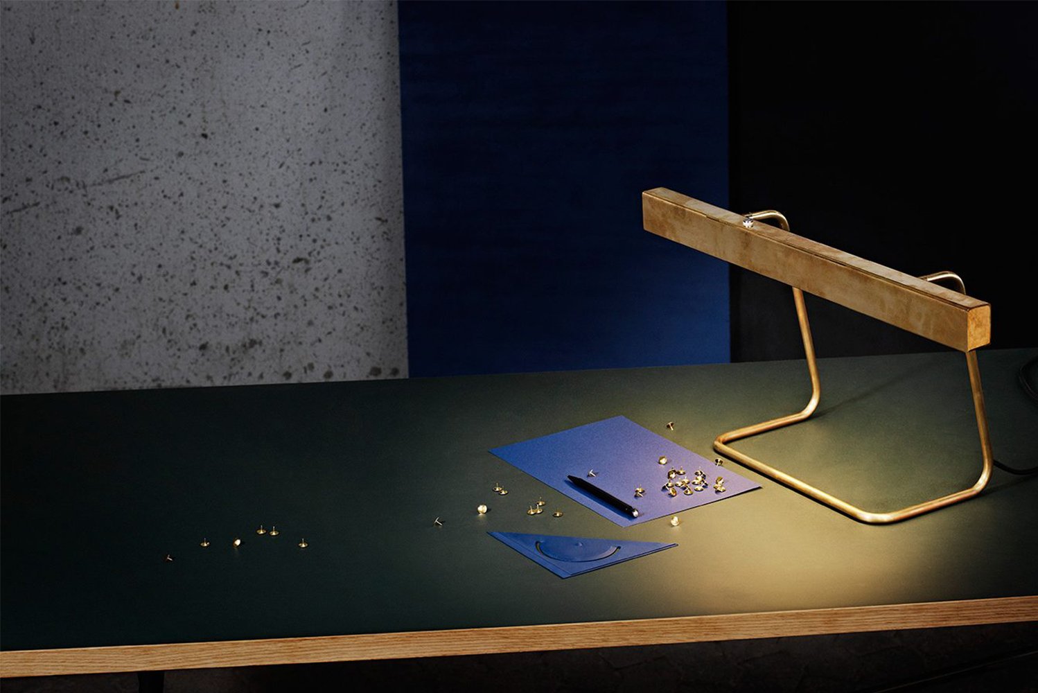 Anour launched the T Model desk lamp 