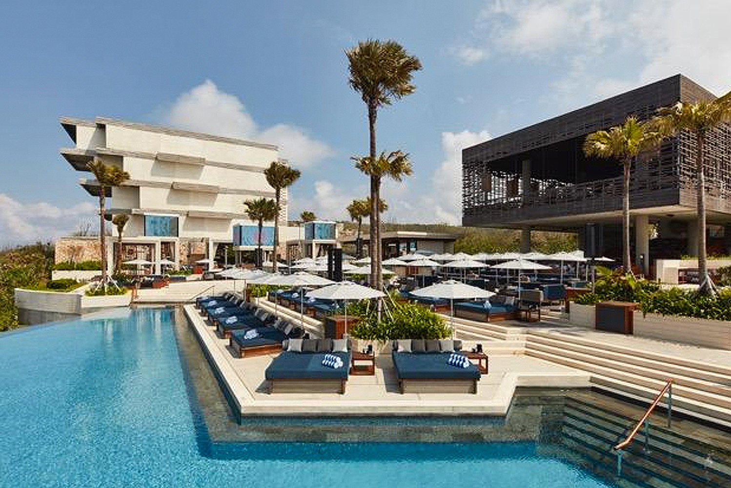 Rockwell Group completed the design of the worlds first OMNIA Dayclub and a luxury Japanese restaurant Sake No Hana at The