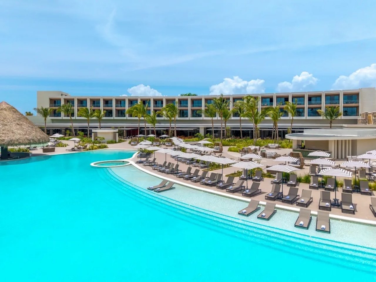 Curio Collection Punta Cana pool 