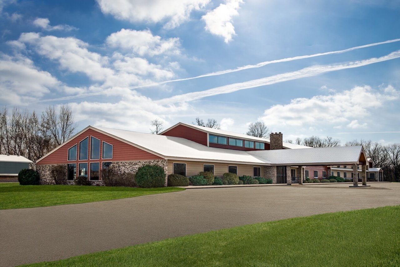 exterior of AmericInn Detroit Lakes 