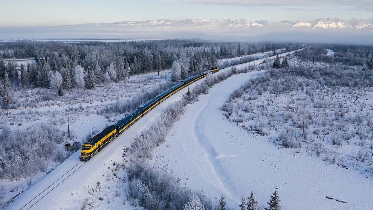Aurora Winter Train