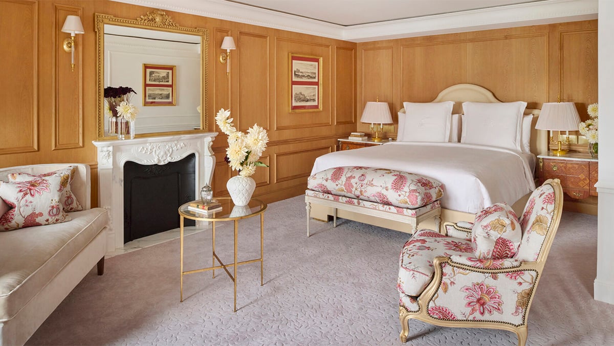 BedroomFour Seasons Hotel George V Paris
