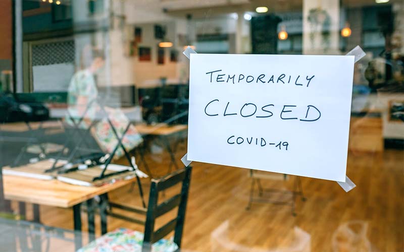 A restaurant is temporarily closed due to Covid-19