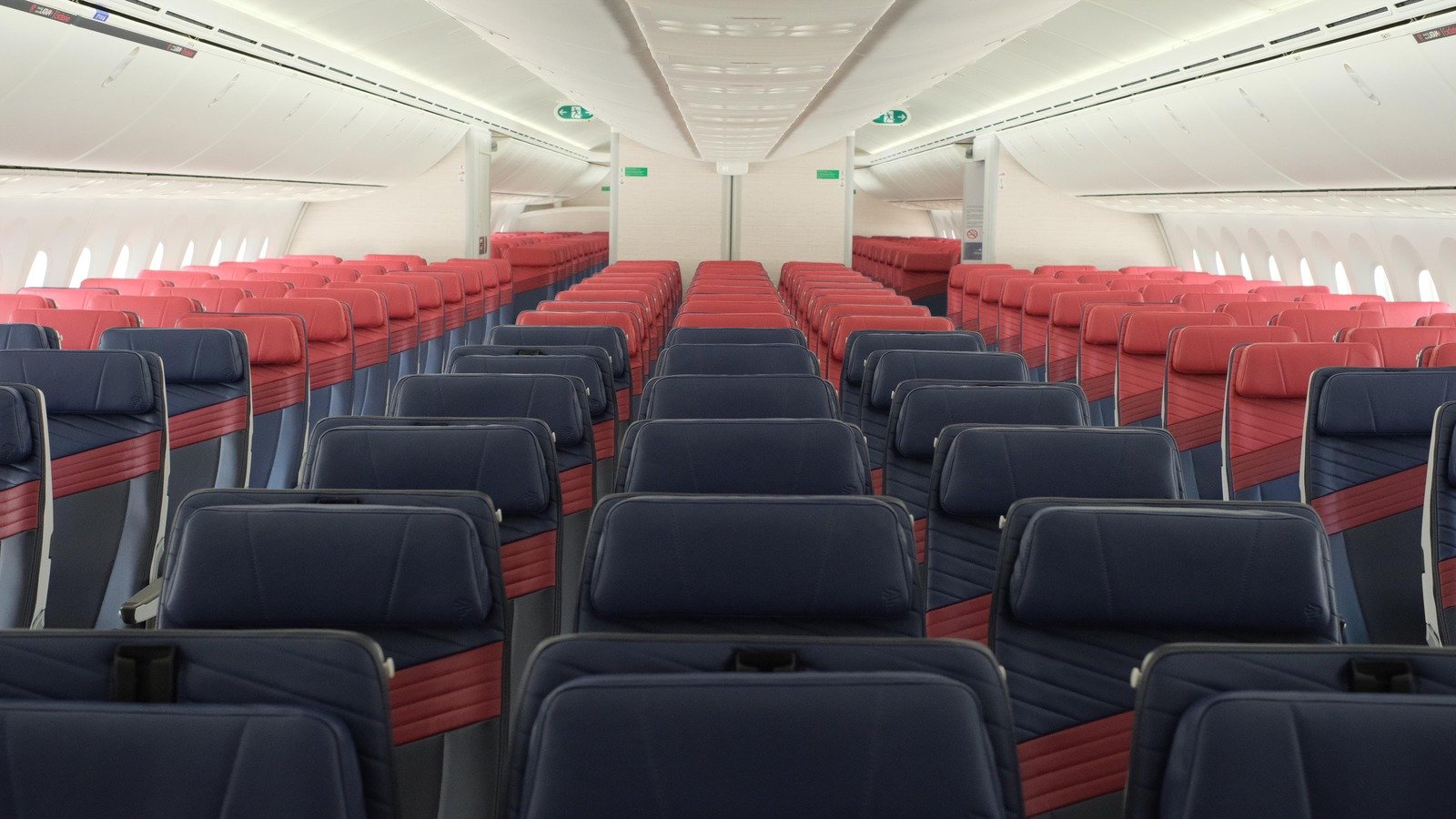 LATAM Unveils New Dreamliner Economy Cabin Design
