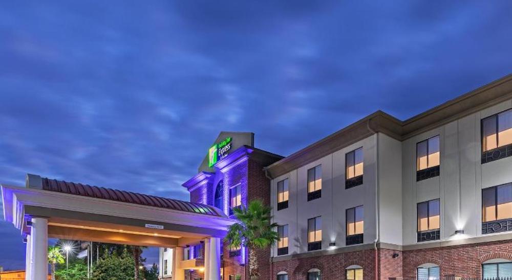 Holiday Inn Express  Suites Picayune-Stennis Space Center