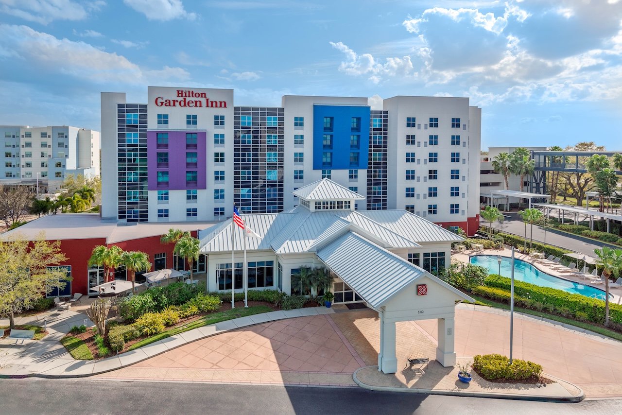exterior Hilton Garden Inn