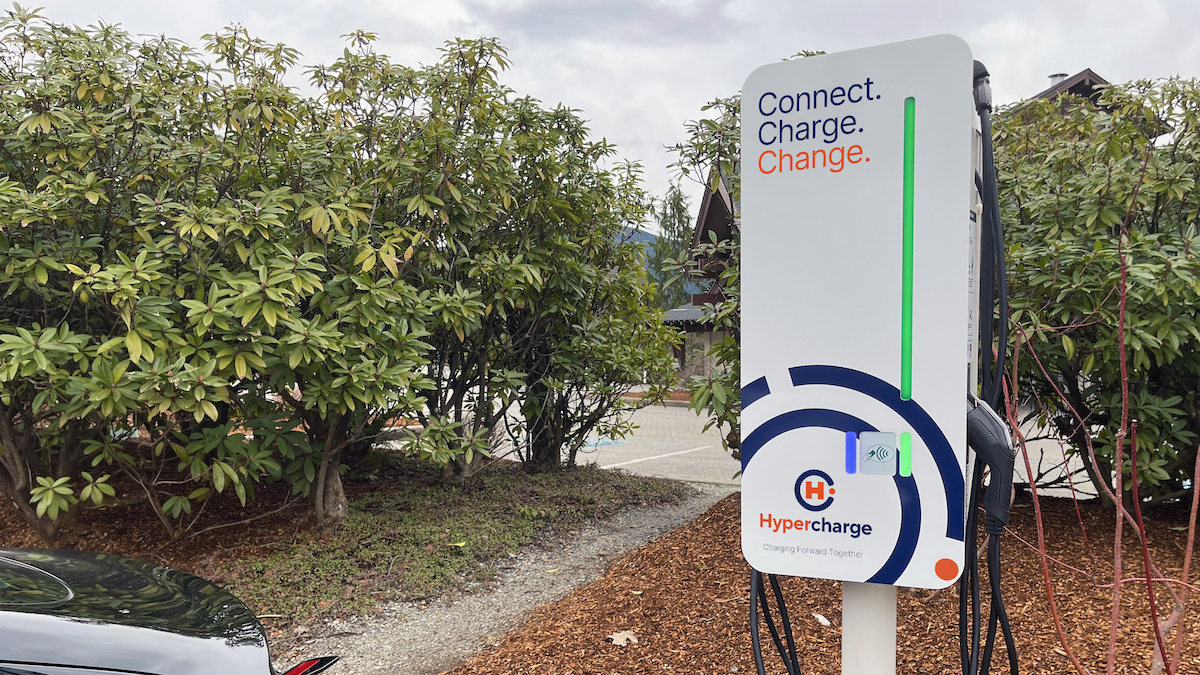 Hypercharge electric vehicle charging station