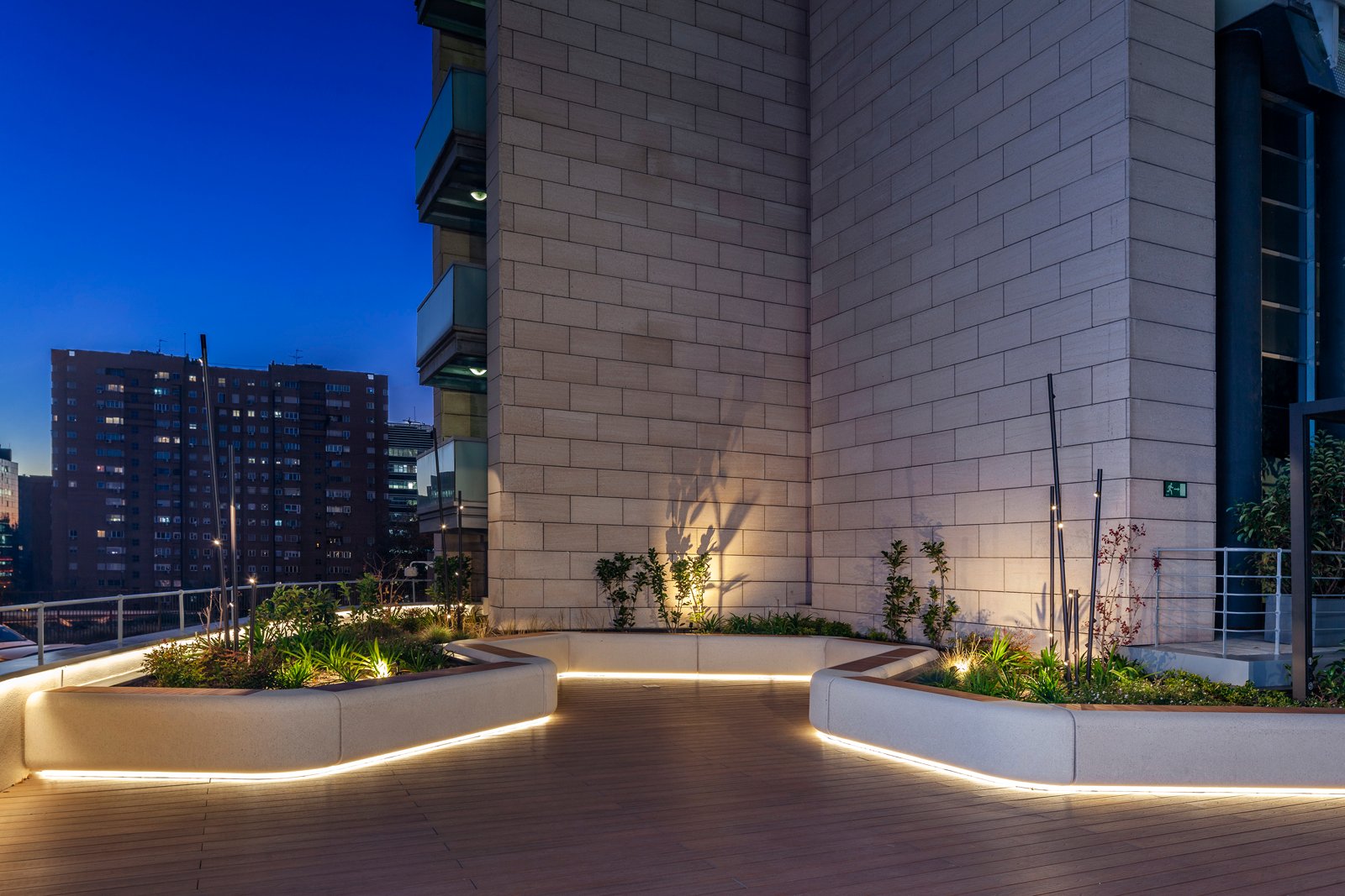 Landscape Forms Serp outdoor seating