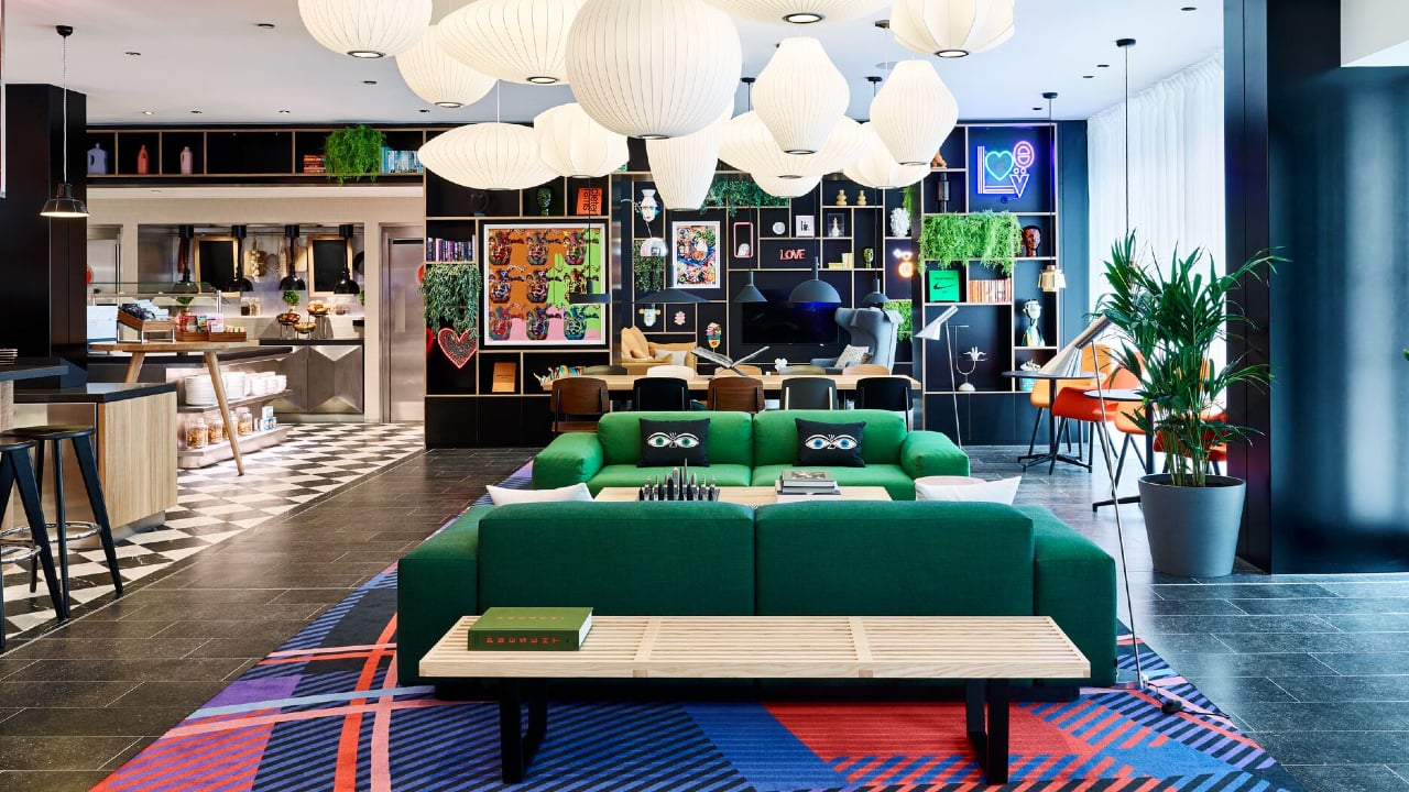 CitizenM at London Victoria Station 