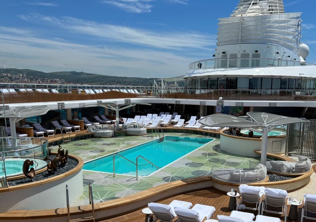 Oceania Cruises new Vista has a lovely pool deck area that resembles a beach resort