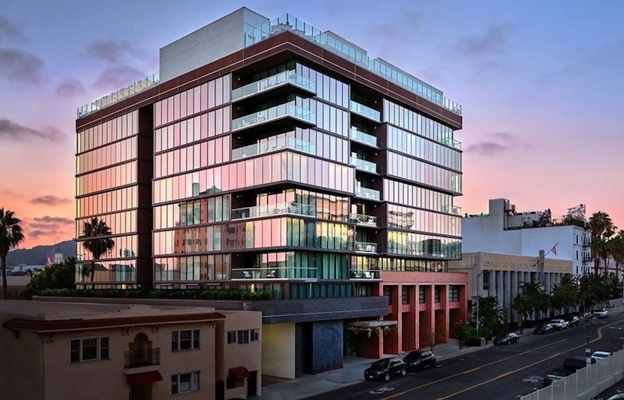 exterior of Hollywood Grande 