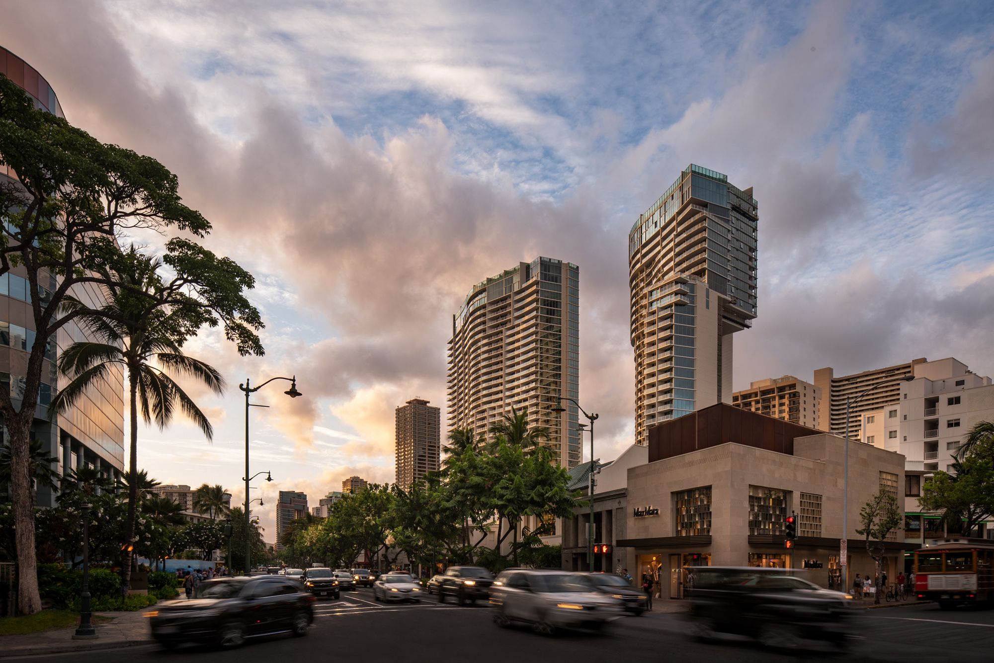 The resorts new 245-residence Diamond Head Tower is positioned alongside the existing 307-residence Ewa Tower
