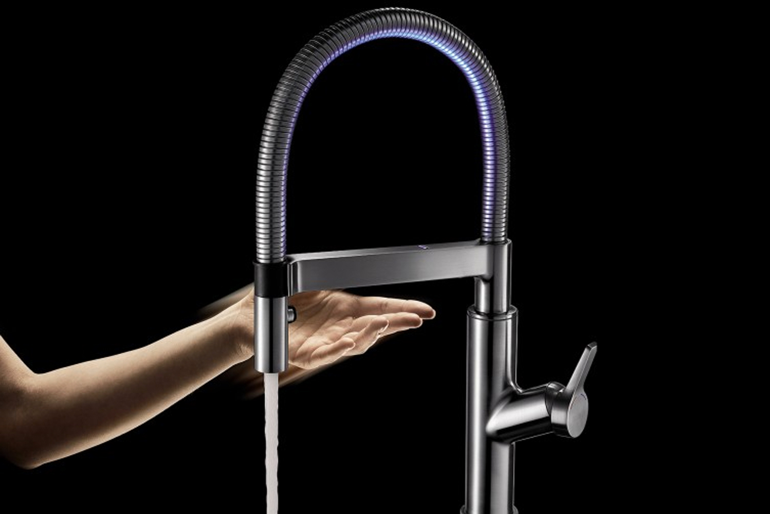 Solenta Senso is a faucet that responds with a simple passing wave 