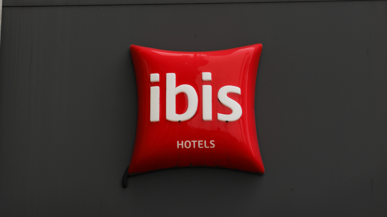 Ibis Hotels sign