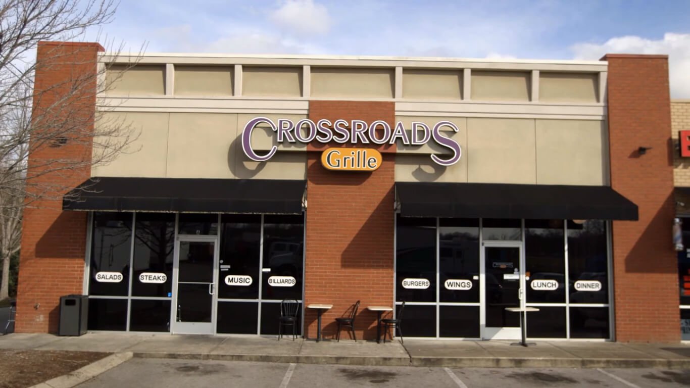 Crossroads Gaddy Shack exterior before on Bar Rescue with Jon Taffer