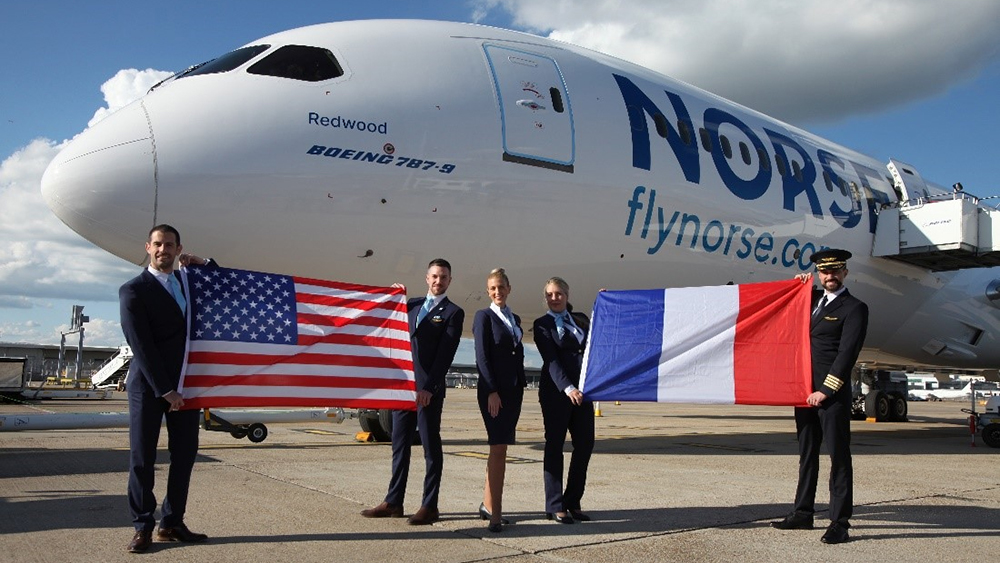Norse Atlantic Airways celebrating flight to Paris