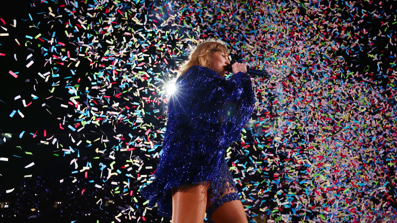 Taylor Swift performing in Australia