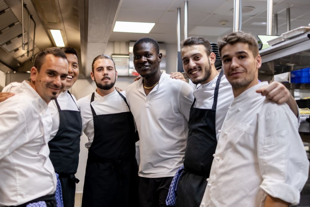 building a restaurant team employee retention