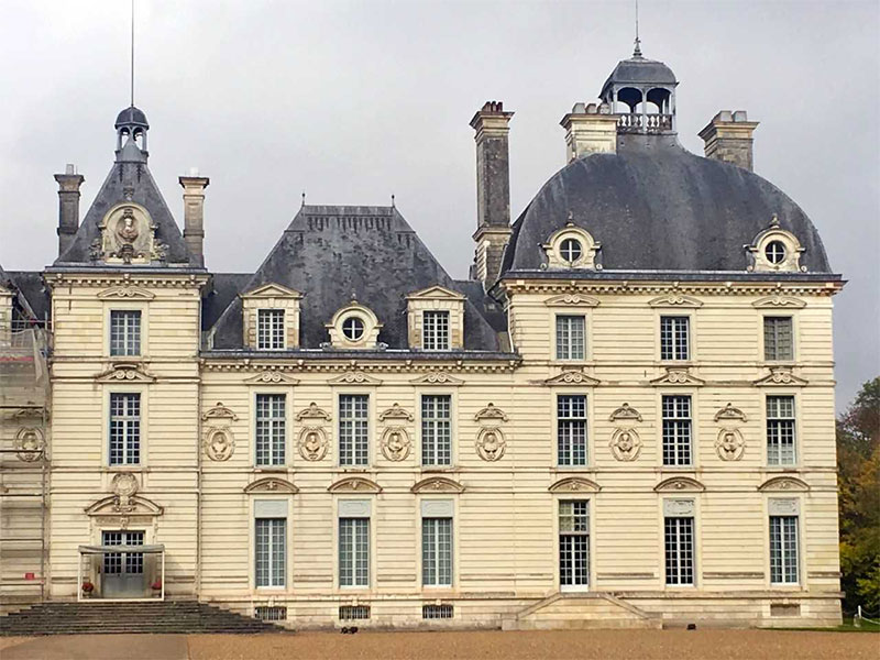 Chateau Cheverny Exterior