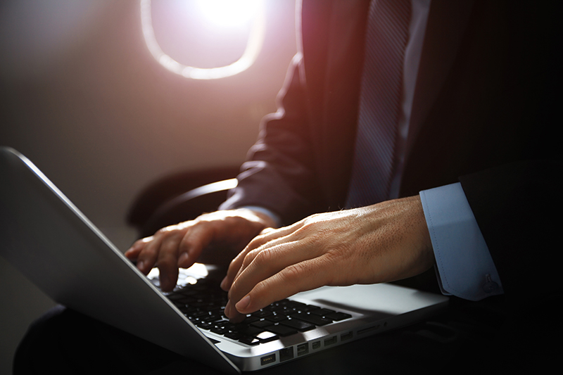 airplane laptop