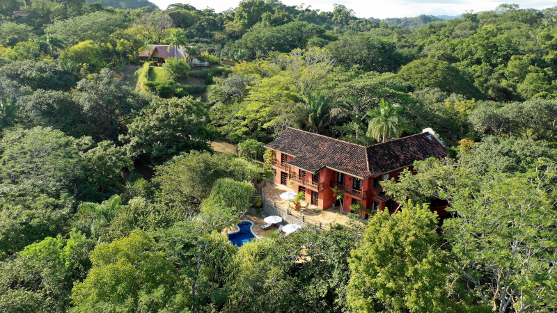 Image of villa in Hacienda Barrigona Resort surrounded by jungle 