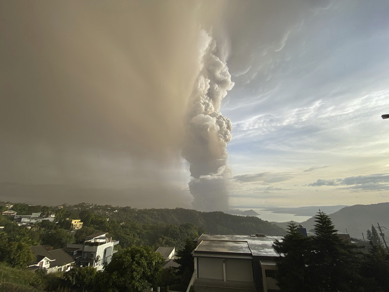 Manila volcano eruption 