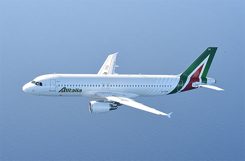 Alitalia A320 flying