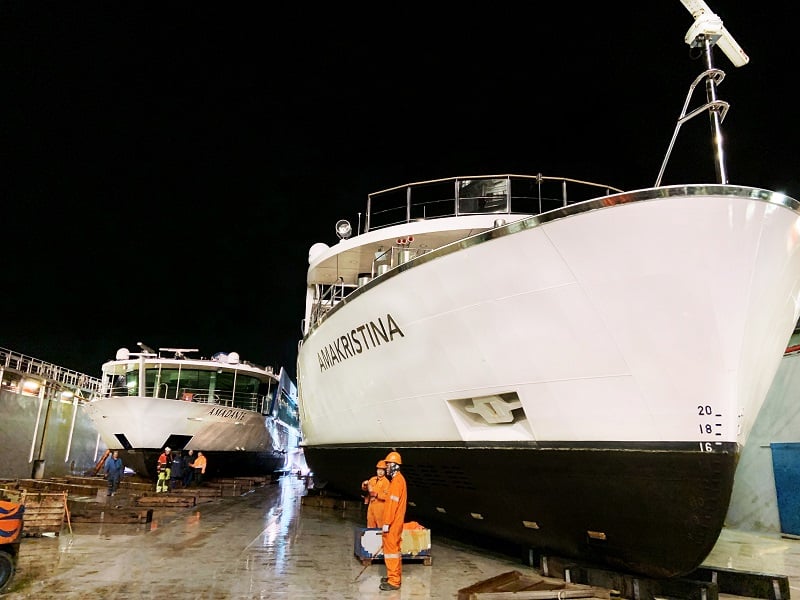 AmaWaterways transports AmaDante and AmaKristina via oceangoing vessel to France
