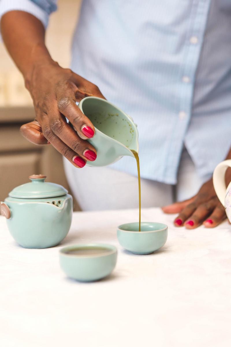 Tea aficionado hopes to entice novice drinkers – Boston Herald