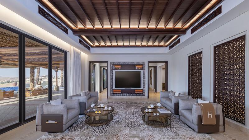 Al Sarab Villa – Living Room_Qasr Al Sarab Desert Resort by Anantara