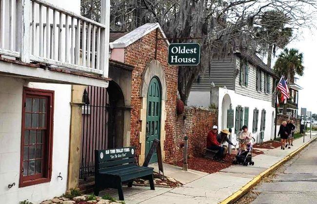 The St. Augustine Trolley Tour passes by the oldest house in the United States, dating with the Spanish Colonial era.