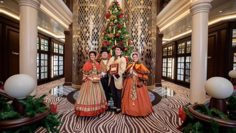 Christmas Carolers_Regent Seven Seas Cruises_©RSSC