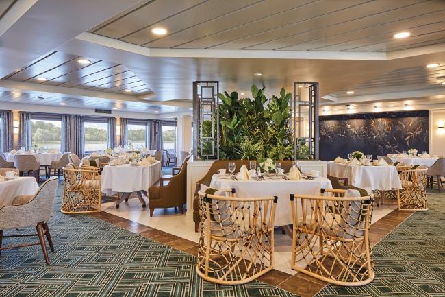 The Restaurant of American Serenade and other modern American Riverboat-class sister vessels.