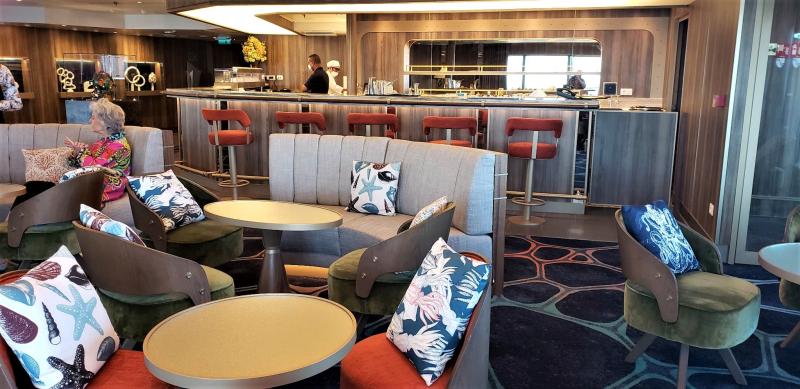 Seabourn Venture's popular space, The Club, which has a bar, entertainment and evening sushi. 