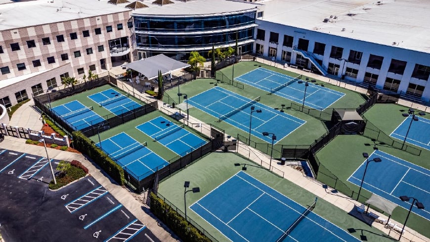 Overhead view of tennis courts at Genesis Health Clubs - Orlando Sportsplex