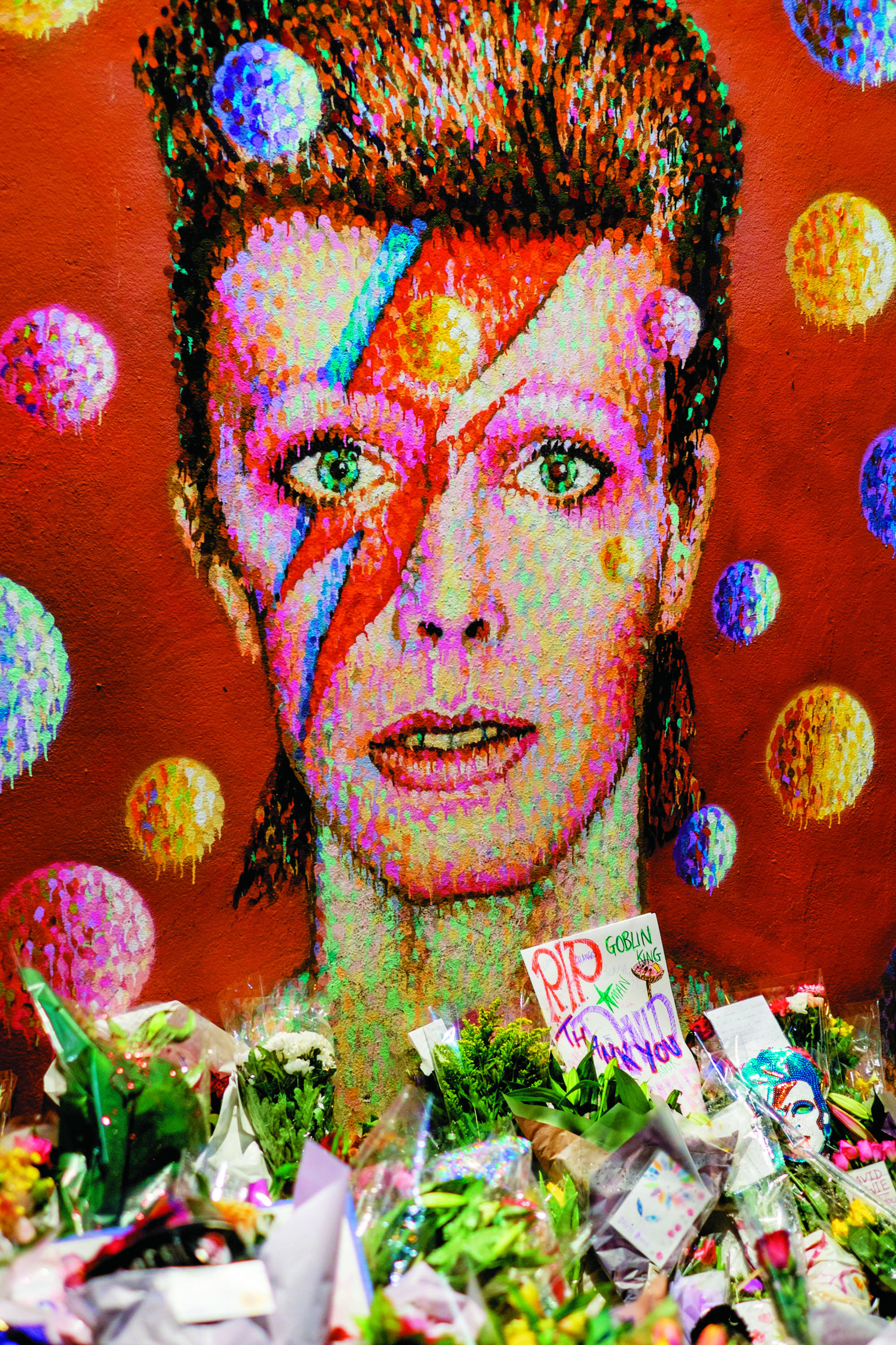 Left Makeup artist Pierre LaRoche created the iconic makeup for Bowies Aladdin Sane