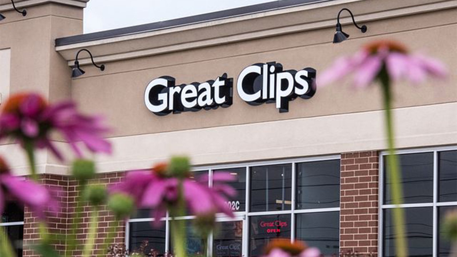 Great Clips Accepting Applications for Spring
Scholarship